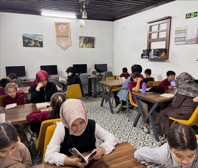 Birlikte kitap okudular