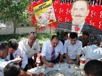 Hayır Pilavında MHP li Aday