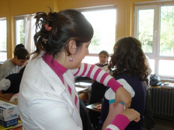 Öğrencilere Okul Aşıları Yapılıyor