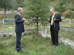 Meslektaşlarının Mezarını Ziyaret Ettiler