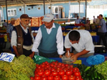 Cumartesi Pazarında Hareketlilik
