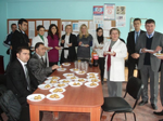 Yeni Öğretmenlerden Tatlı Ziyafeti