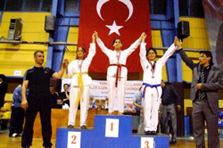 Akademi’ den Altı Madalya