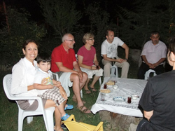 Kabak Ailesi Yabancı Konuklaryla İftarda