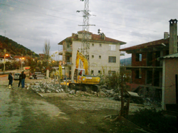 Eski Trafo Binası Yıkıldı