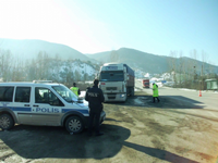 Trafik Ekiplerinden Kar Lastiği Denetimi