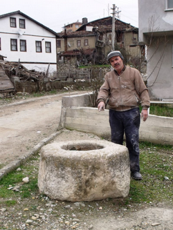 Taraklı'da Sokak Aralarında Yaşayan Tarih: Dibektaşları