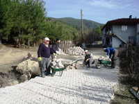 Salon Yoluna Parke Döşendi