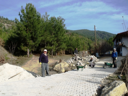 Salon Yoluna Parke Döşendi