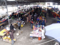 Yağmur Yağdı Pazarda İşler Durdu