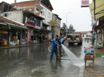 Çarşı Merkezi Tazyikli Su ile Yıkandı