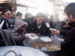 Tekbir Giyim Taraklı Mağazası Açıldı