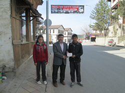 Aralarında topladıkları Harçlıklarını Teslim Ettiler