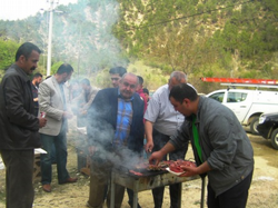 Salih Çerçi’den Mangal Ziyafeti