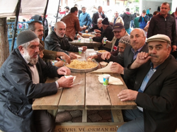 İçdedeler Mahallesinde Hayır Pilavı Geleneği Devam Etti.