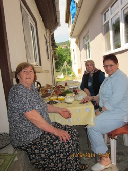 Çocukluk Arkadaşları Kahvaltıda Buluştu.