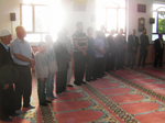 Bayram Namazı Sonrası Camide Bayramlaşma