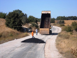 Akçapınar Mahallesi Yolunda Asfalt Yama Çalışması: