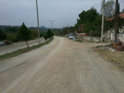 SEDAŞ Ekipleri Aydınlatma Direklerin Yol Kenarına Alıyor.