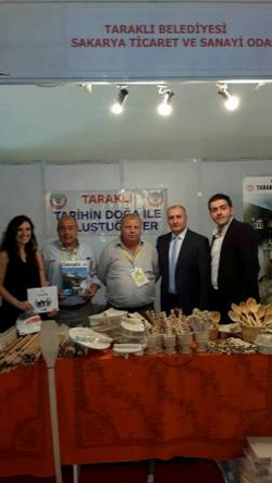 Rıfat Hisarcıklıoğlu, YÖREX Fuarında Taraklı Standına Hayran Kaldı