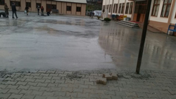 Taraklı Atatürk İlkokulu Bahçesine Beton Atıldı.