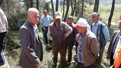 AĞAÇ KESME VE BOYLAMA OPERATÖRLÜĞÜ KURSUNA KATILANLAR ORMANDA UYGULAMA