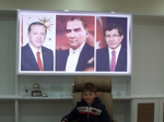 Koltuğa O Oturdu