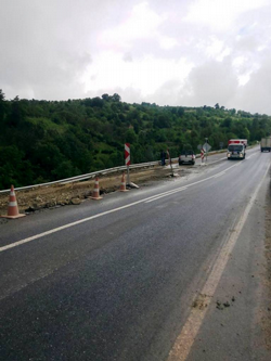 Ve Çöken Yolda Geçici Önlem Alındı