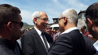 Meydanda Kucaklaştılar