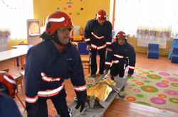 ANAOKULU ÖĞRENCİLERİNE YANGIN TATBİKATI