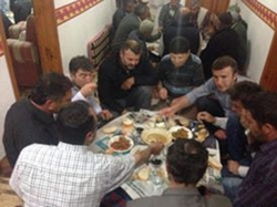 Akçapınar Mahallesinde Yıllardır Süren İftar Geleneği