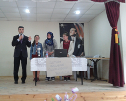 Teknolojinin Yararları veya Zararları tartışıldı.