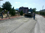 PARKE VE TRATUVAR ÇALIŞMALARI ARALIKSIZ DEVAM EDİYOR