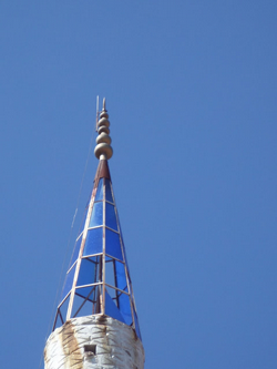 Fırtına Minaredeki Camları tuzla buz etti...