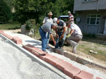 PARKE VE TRATUVAR ÇALIŞMALARI ARALIKSIZ DEVAM EDİYOR