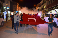 TARAKLI’DA TERÖR SALDIRILARI İÇİN PROTESTO YÜRÜYÜŞÜ DÜZENLENDİ