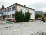 Taraklı Belediyesi, Okul bahçesine kilitli parke taşı döşüyor