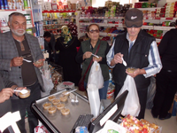 Aydınlılar Süper Market’te Aşure İkramı