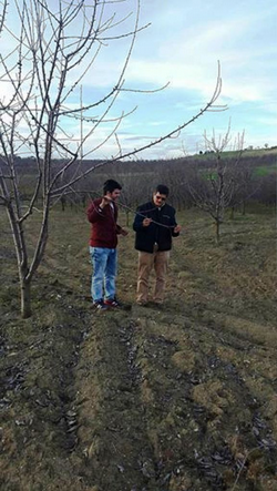 Çiftçiye Tarlada Ziyaret