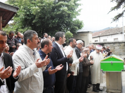 Taraklı’nın Cemalettin Hocası Son Yolculuğuna Uğurlandı.