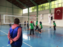 ÇP Anadolu Lisesi Kızları Voleybol'da Rüzgar Gibi