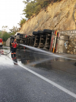 Süt Tankeri Devrildi: 1 Ölü