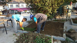 Meydan'da Çimlendirme Çalışması