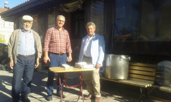 Kemaller Mahallesi Muhtarlığı Aşure Dağıttı.