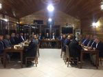 AK PARTİ TARAKLI İLÇE TEŞKİLATI YEMEKTE MUHTARLARLA BULUŞTU