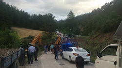 Jandarma Geldi Yol Açıldı