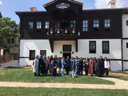 KÖŞE YAZISI: Hacı Rıfatlar Konağı