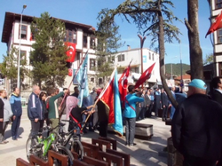 ÇELENK SUNMA TÖRENİ YAPILDI