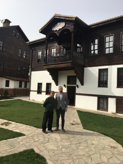 KÖŞE YAZISI: Hacı Rıfatlar Konağı