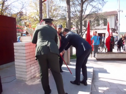 ÇELENK SUNMA TÖRENİ YAPILDI